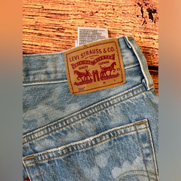 Levis 501 Cut‎ Off Denim Shorts Womens 29 Floral Blue Button Fly Cut Off - Picture 4 of 9